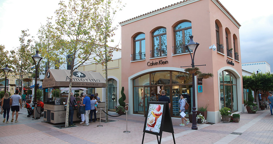 https://mdw-travel-data-us-east-1.s3.amazonaws.com/img/country/Spain/Mallorca-Fashion-Outlet/img_04.jpg