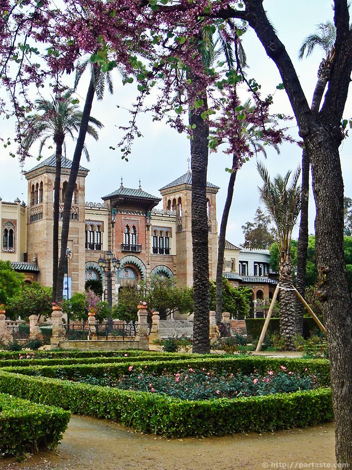 https://mdw-travel-data-us-east-1.s3.amazonaws.com/img/country/Spain/Maria-Luisa-Park/img_03.jpg