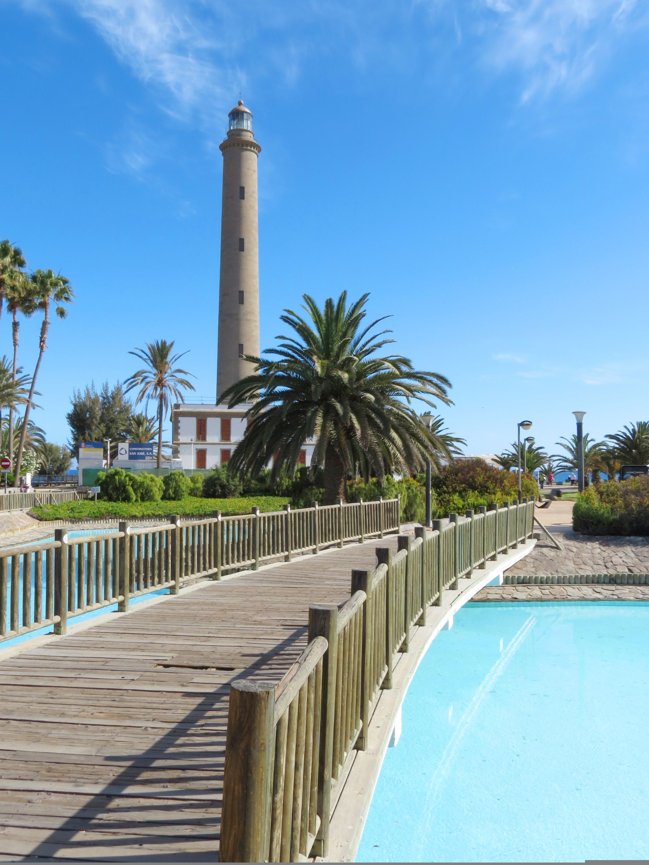 https://mdw-travel-data-us-east-1.s3.amazonaws.com/img/country/Spain/Maspalomas-Lighthouse/img_03.jpg