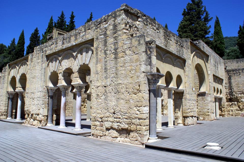 https://mdw-travel-data-us-east-1.s3.amazonaws.com/img/country/Spain/Medina-Azahara/img_02.jpg