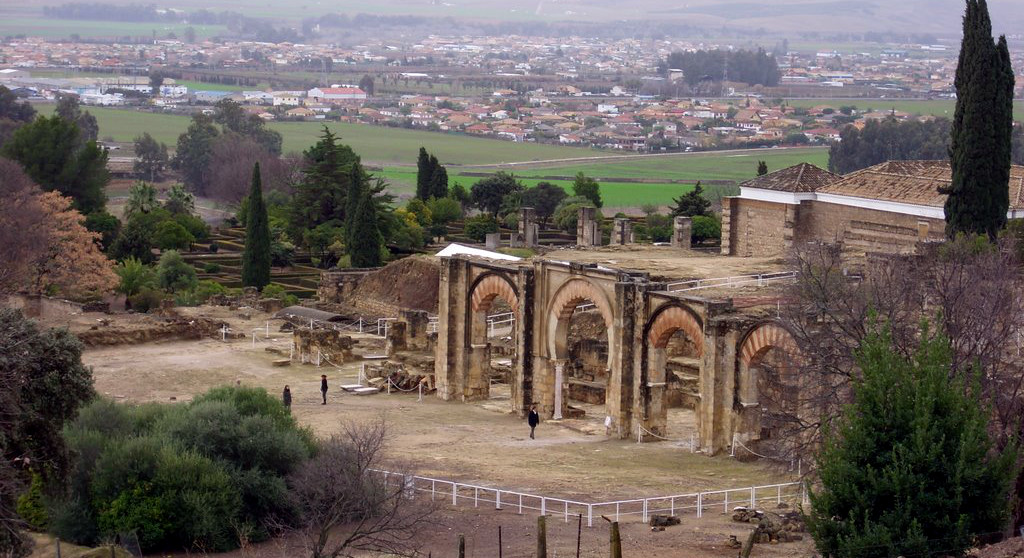 https://mdw-travel-data-us-east-1.s3.amazonaws.com/img/country/Spain/Medina-Azahara/img_05.jpg