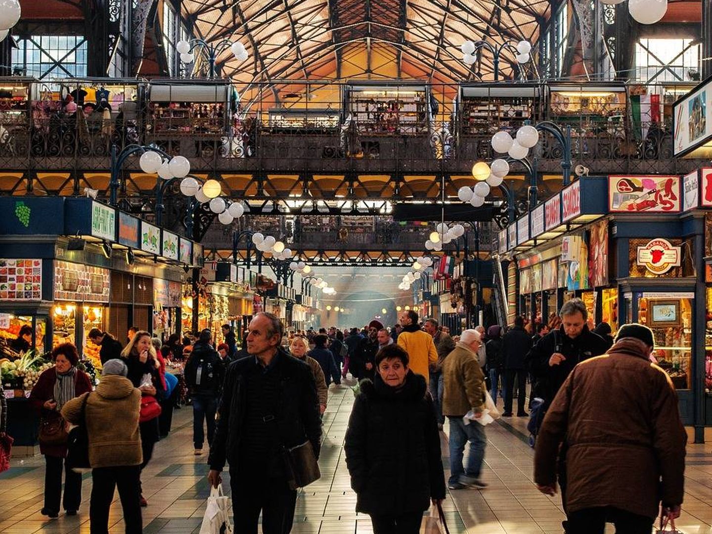 https://mdw-travel-data-us-east-1.s3.amazonaws.com/img/country/Spain/Mercado-Central-de-Abastos/img_01.jpg