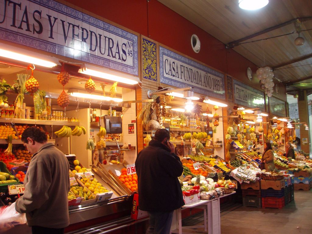 https://mdw-travel-data-us-east-1.s3.amazonaws.com/img/country/Spain/Mercado-Central-de-Abastos/img_03.jpg