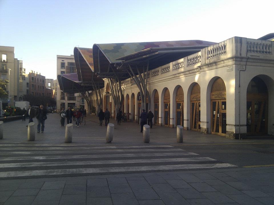 https://mdw-travel-data-us-east-1.s3.amazonaws.com/img/country/Spain/Mercado-de-Santa-Catalina/img_00.jpg