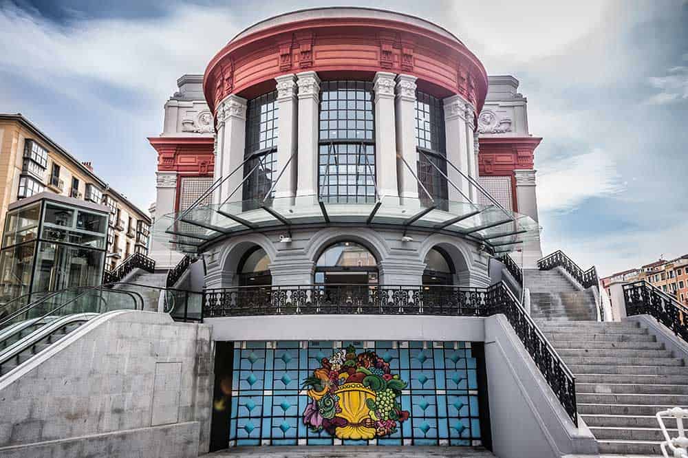 https://mdw-travel-data-us-east-1.s3.amazonaws.com/img/country/Spain/Mercado-de-la-Ribera/img_01.jpg
