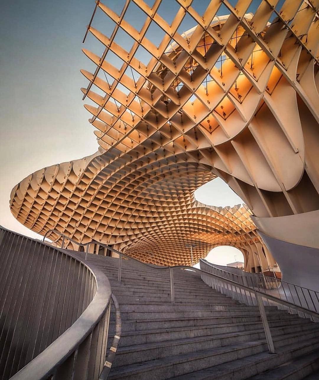 https://mdw-travel-data-us-east-1.s3.amazonaws.com/img/country/Spain/Metropol-Parasol/img_01.jpg