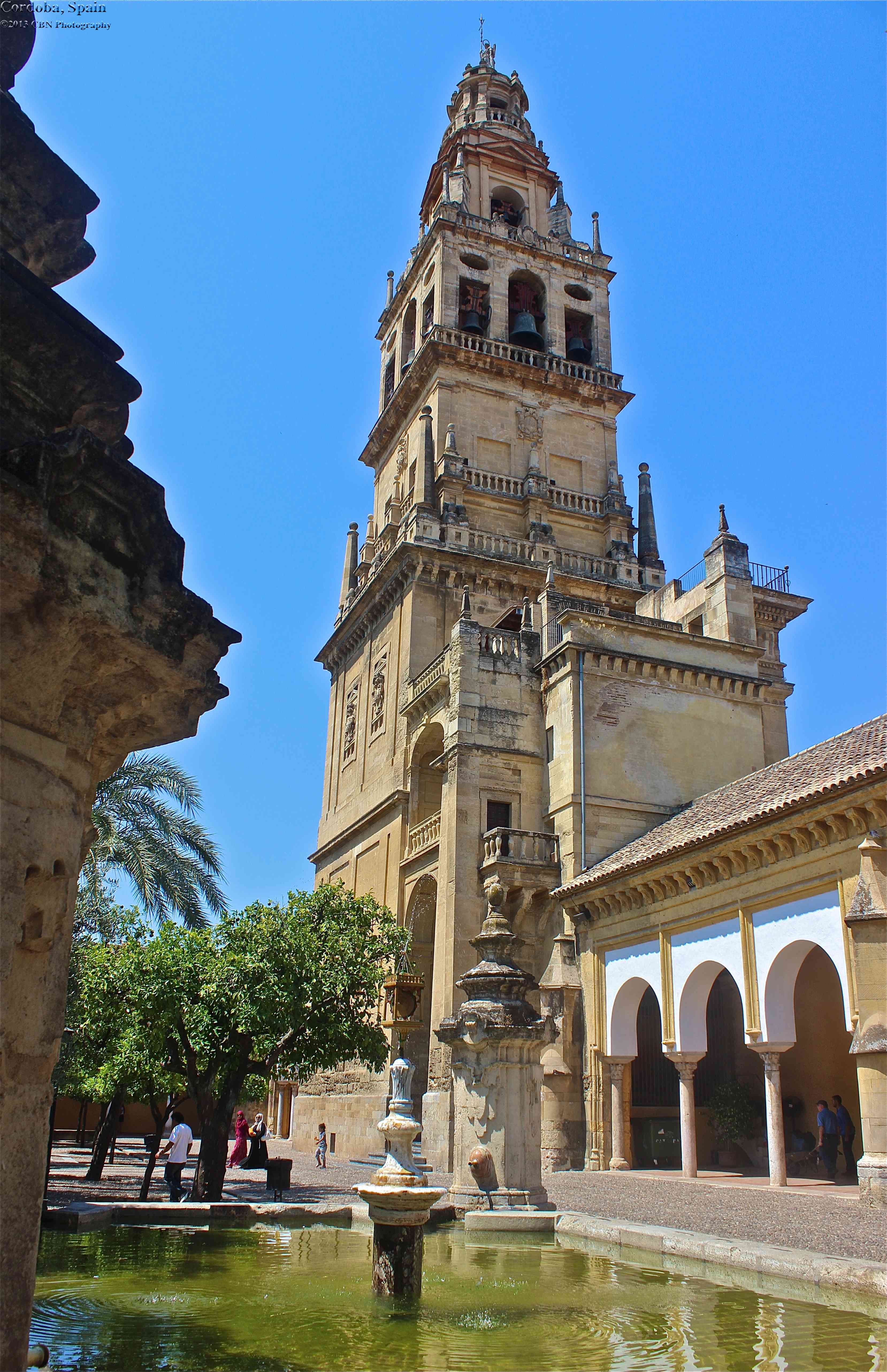 https://mdw-travel-data-us-east-1.s3.amazonaws.com/img/country/Spain/Mezquita-Catedral-de-Cordoba/img_03.jpg