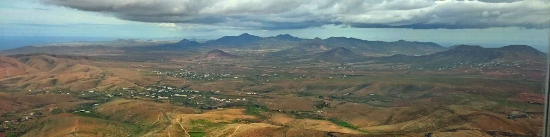https://mdw-travel-data-us-east-1.s3.amazonaws.com/img/country/Spain/Mirador-de-Morro-Velosa/img_01.jpg