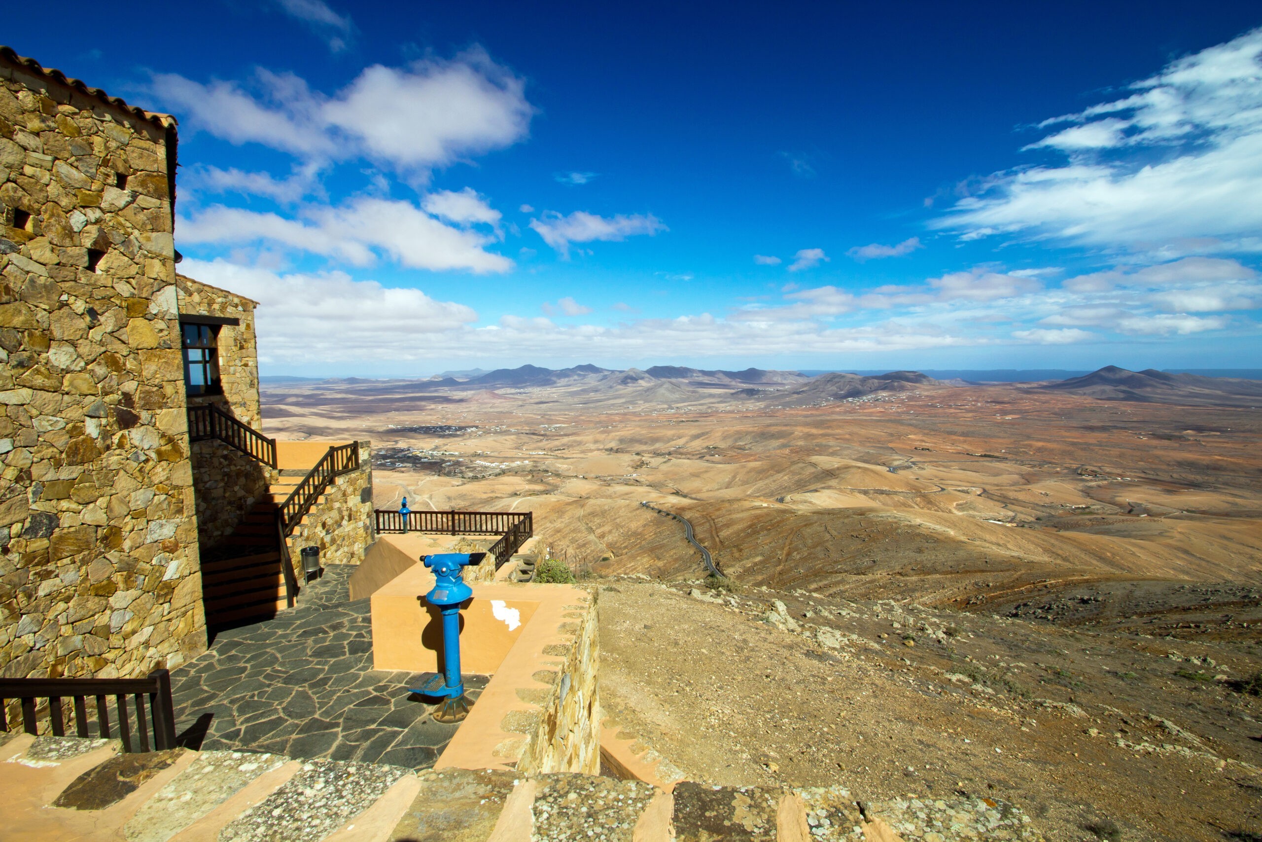 https://mdw-travel-data-us-east-1.s3.amazonaws.com/img/country/Spain/Mirador-de-Morro-Velosa/img_02.jpg