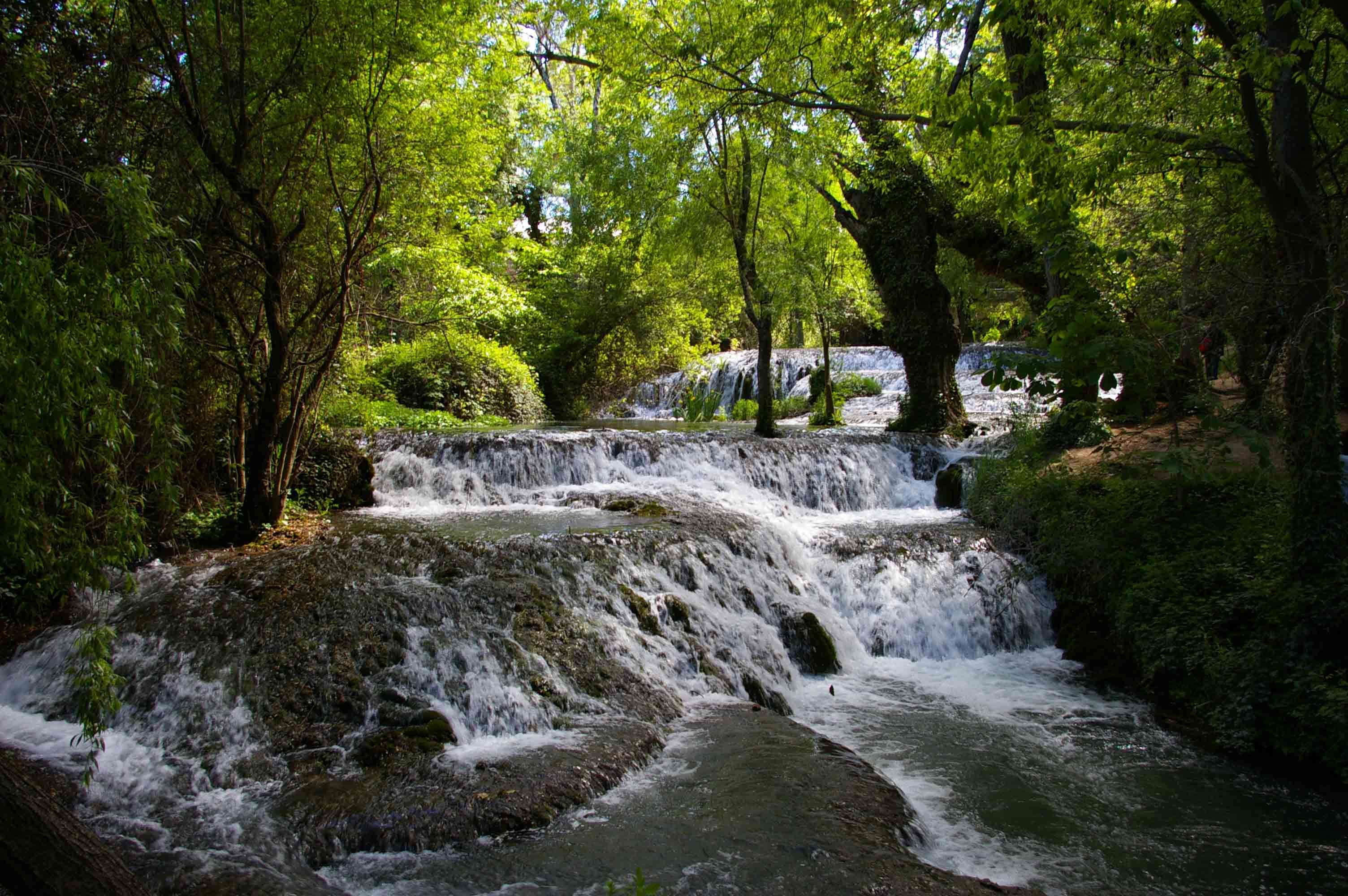 https://mdw-travel-data-us-east-1.s3.amazonaws.com/img/country/Spain/Monasterio-de-Piedra-Natural-Park/img_00.jpg