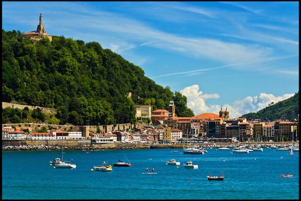 https://mdw-travel-data-us-east-1.s3.amazonaws.com/img/country/Spain/Mount-Urgull/img_04.jpg