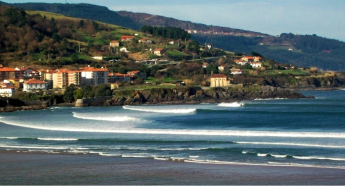 https://mdw-travel-data-us-east-1.s3.amazonaws.com/img/country/Spain/Mundaka-Beach/img_01.jpg
