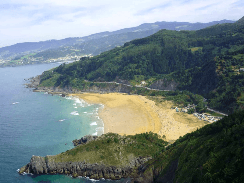 https://mdw-travel-data-us-east-1.s3.amazonaws.com/img/country/Spain/Mundaka-Beach/img_03.jpg