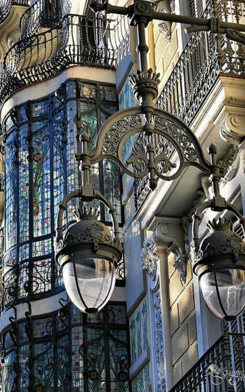 https://mdw-travel-data-us-east-1.s3.amazonaws.com/img/country/Spain/Museum-of-Art-Nouveau-and-Art-Deco/img_01.jpg
