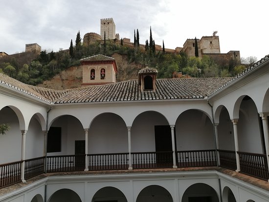 https://mdw-travel-data-us-east-1.s3.amazonaws.com/img/country/Spain/Museum-of-Granada/img_01.jpg
