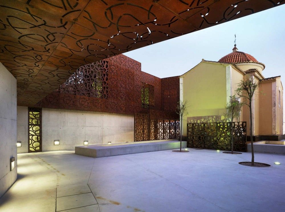https://mdw-travel-data-us-east-1.s3.amazonaws.com/img/country/Spain/Museum-of-Unamuno-House/img_04.jpg
