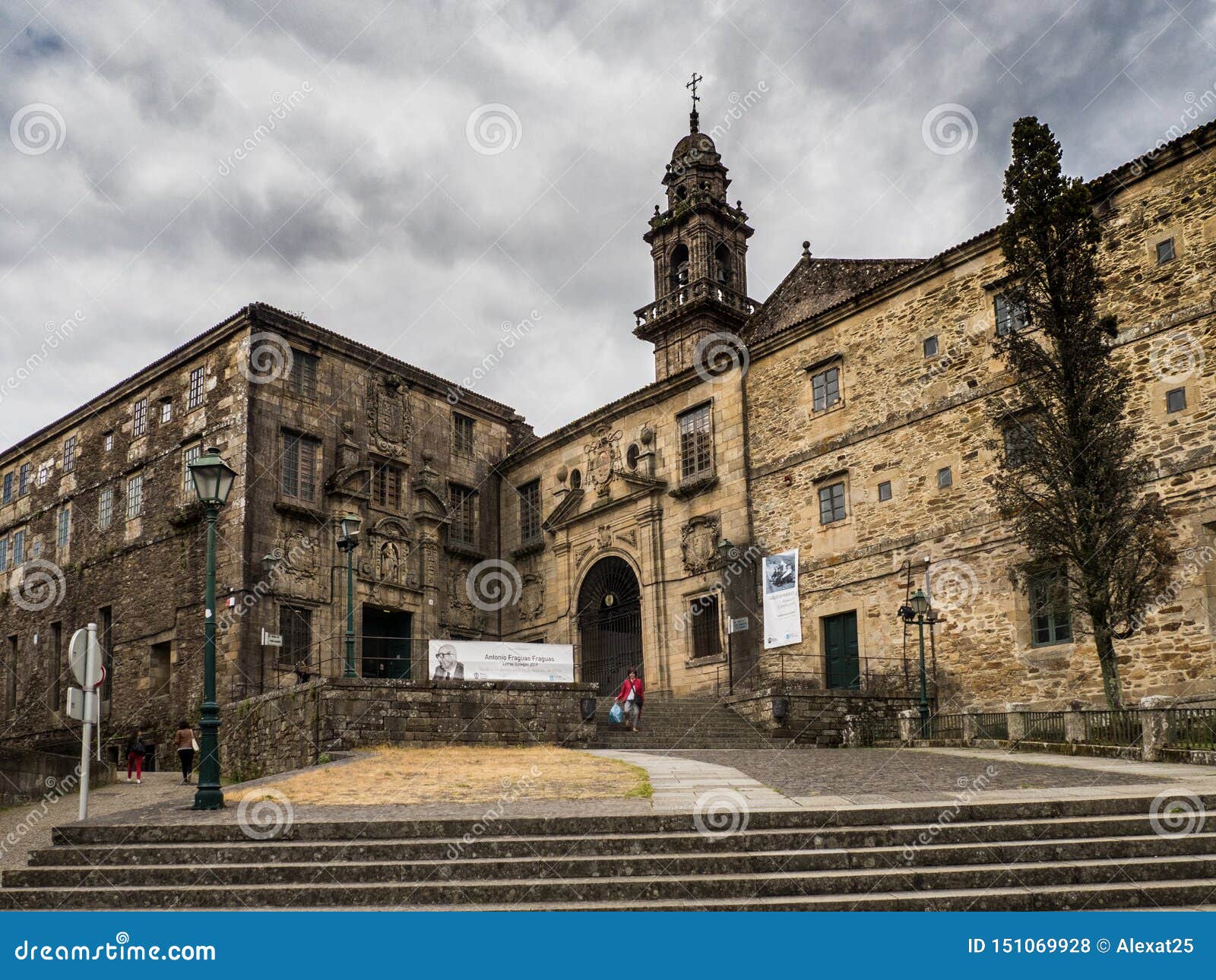 https://mdw-travel-data-us-east-1.s3.amazonaws.com/img/country/Spain/Museum-of-the-Galician-People/img_03.jpg