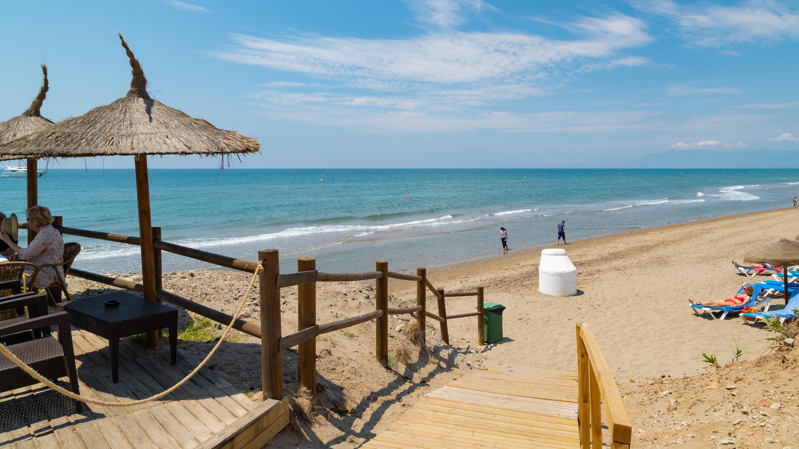 https://mdw-travel-data-us-east-1.s3.amazonaws.com/img/country/Spain/Nikki-Beach-Marbella/img_04.jpg