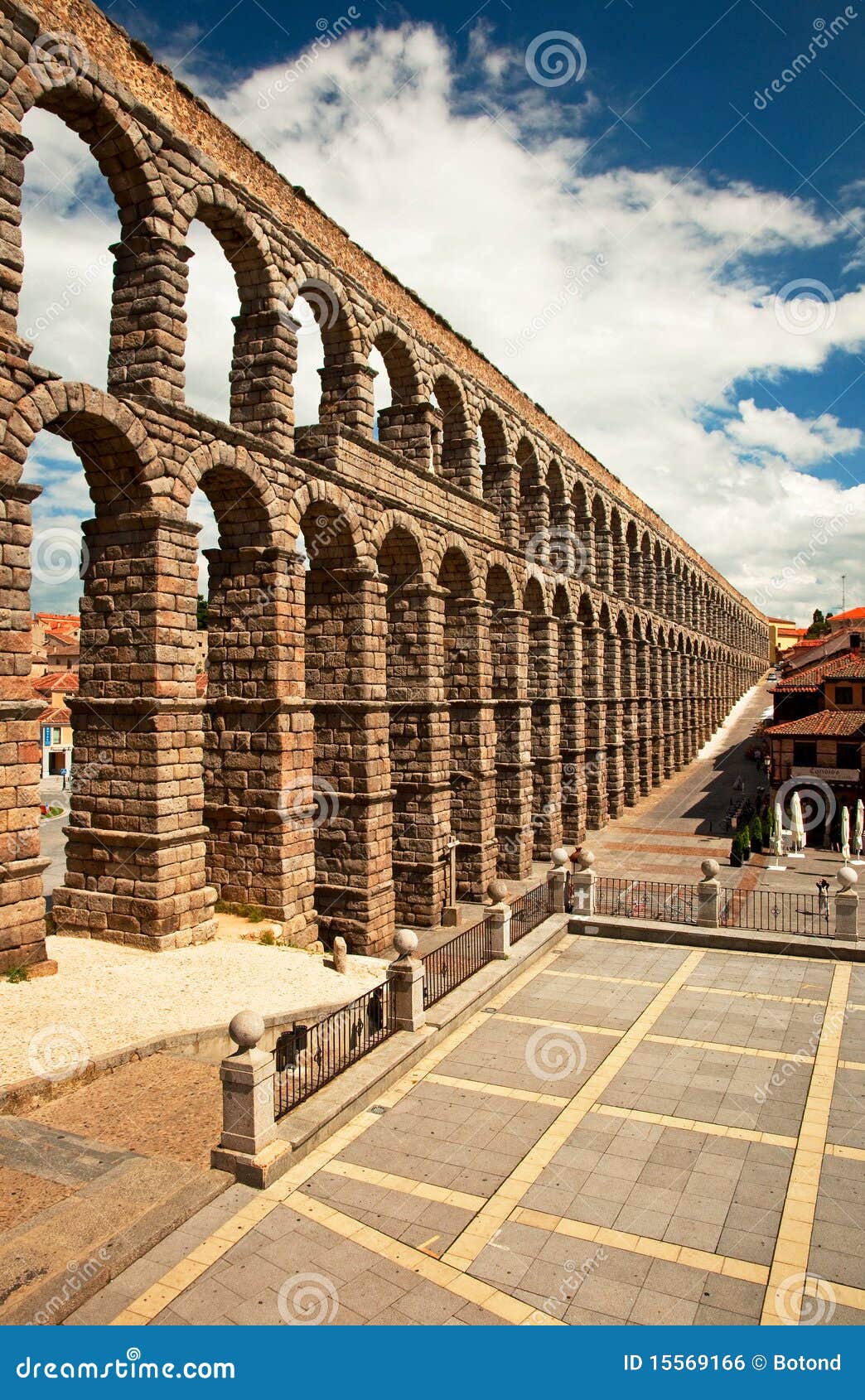 https://mdw-travel-data-us-east-1.s3.amazonaws.com/img/country/Spain/Old-Town-(Parte-Vieja)/img_02.jpg