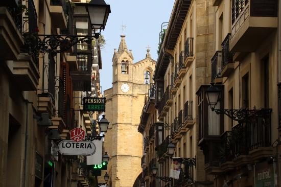 https://mdw-travel-data-us-east-1.s3.amazonaws.com/img/country/Spain/Old-Town-(Parte-Vieja)/img_03.jpg