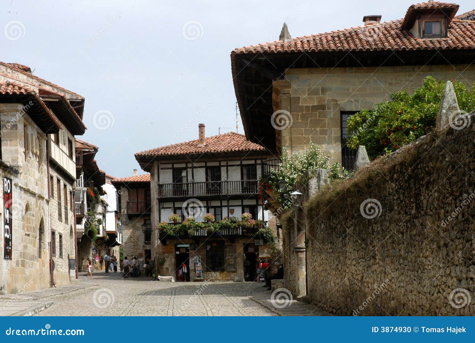 https://mdw-travel-data-us-east-1.s3.amazonaws.com/img/country/Spain/Old-Town-(Parte-Vieja)/img_04.jpg
