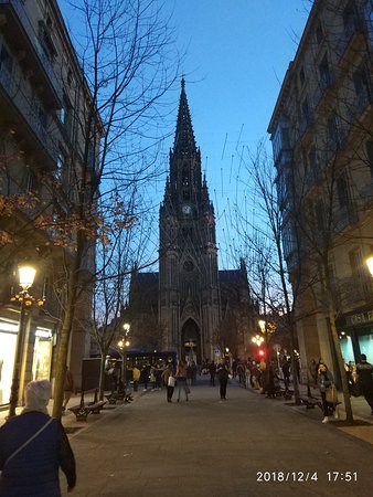 https://mdw-travel-data-us-east-1.s3.amazonaws.com/img/country/Spain/Old-Town-(Parte-Vieja)/img_05.jpg
