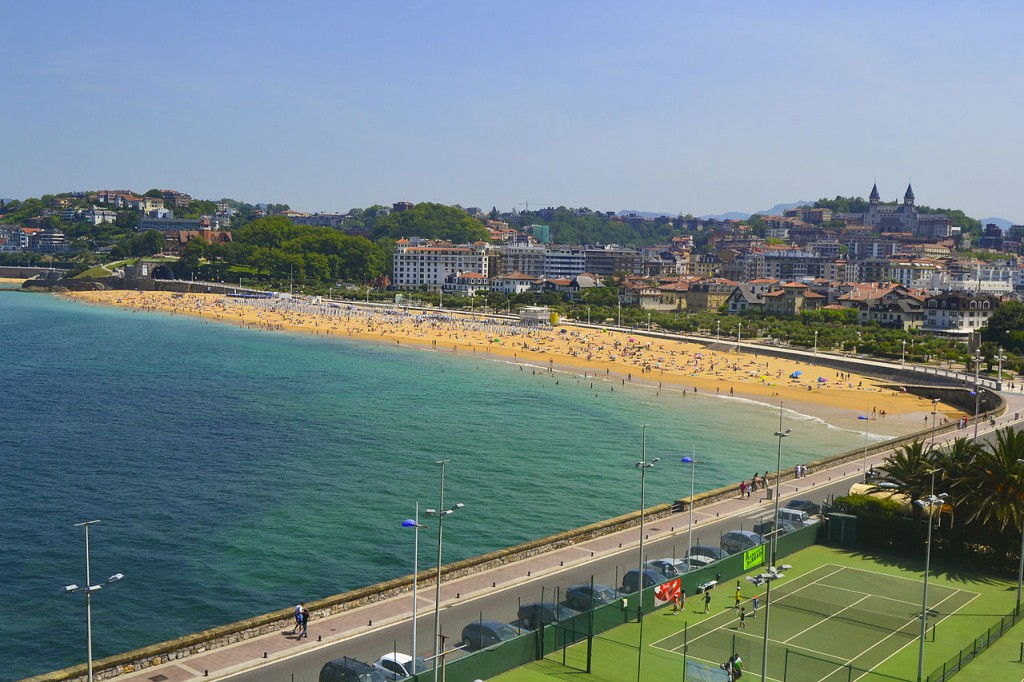https://mdw-travel-data-us-east-1.s3.amazonaws.com/img/country/Spain/Ondarreta-Beach/img_01.jpg