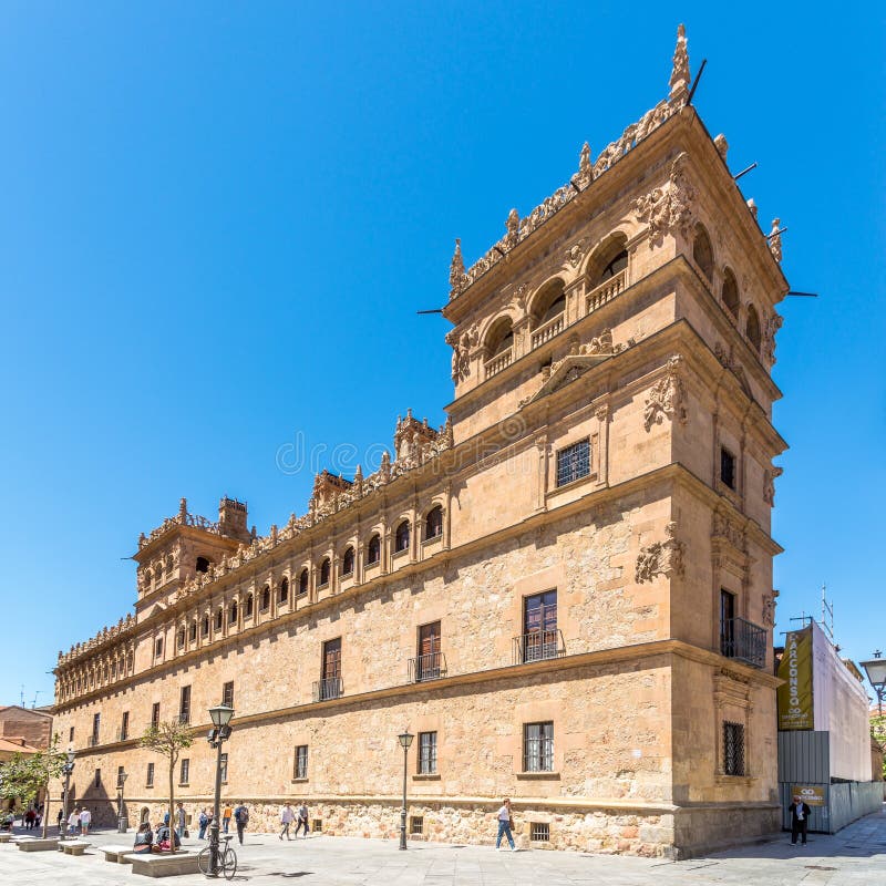 https://mdw-travel-data-us-east-1.s3.amazonaws.com/img/country/Spain/Palace-of-Monterrey/img_01.jpg
