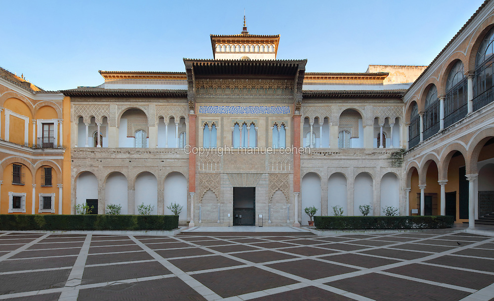 https://mdw-travel-data-us-east-1.s3.amazonaws.com/img/country/Spain/Palace-of-the-Countess-of-Morata-of-Huerva/img_00.jpg