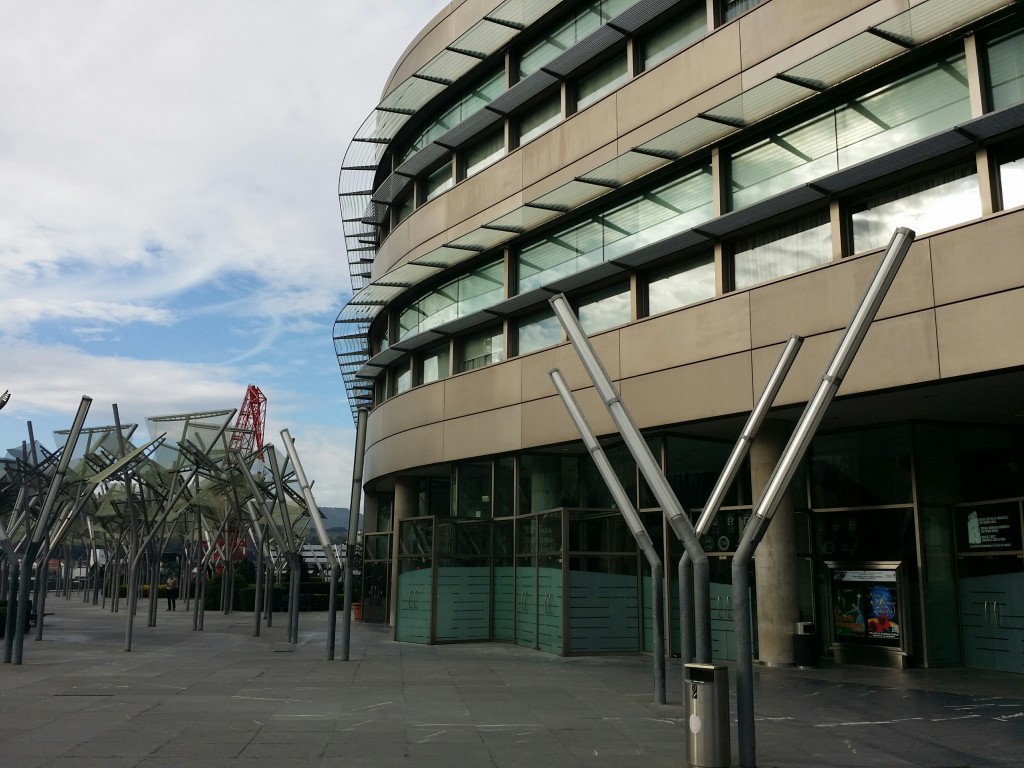 https://mdw-travel-data-us-east-1.s3.amazonaws.com/img/country/Spain/Palacio-Euskalduna/img_01.jpg
