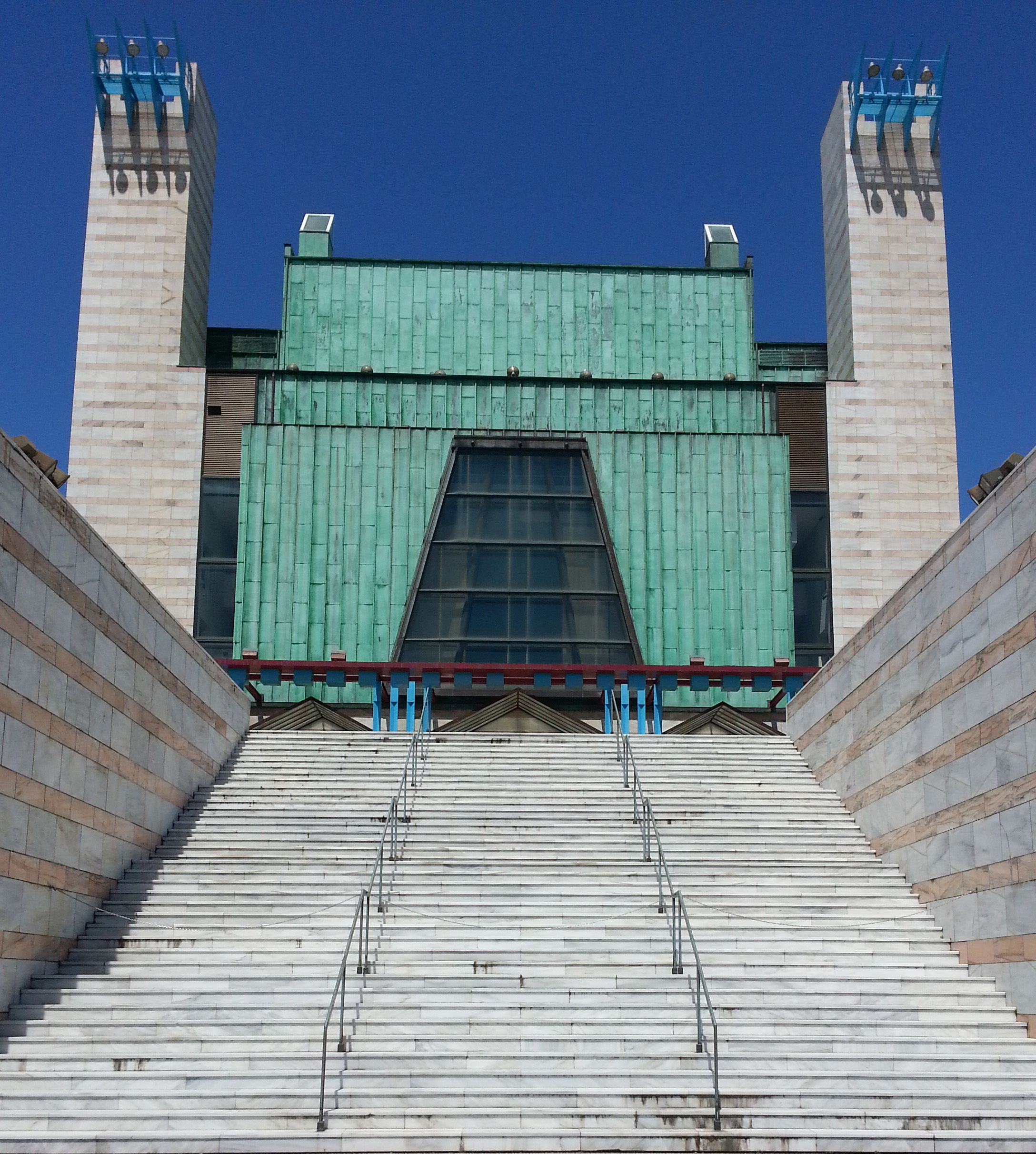 https://mdw-travel-data-us-east-1.s3.amazonaws.com/img/country/Spain/Palacio-de-Festivales/img_03.jpg