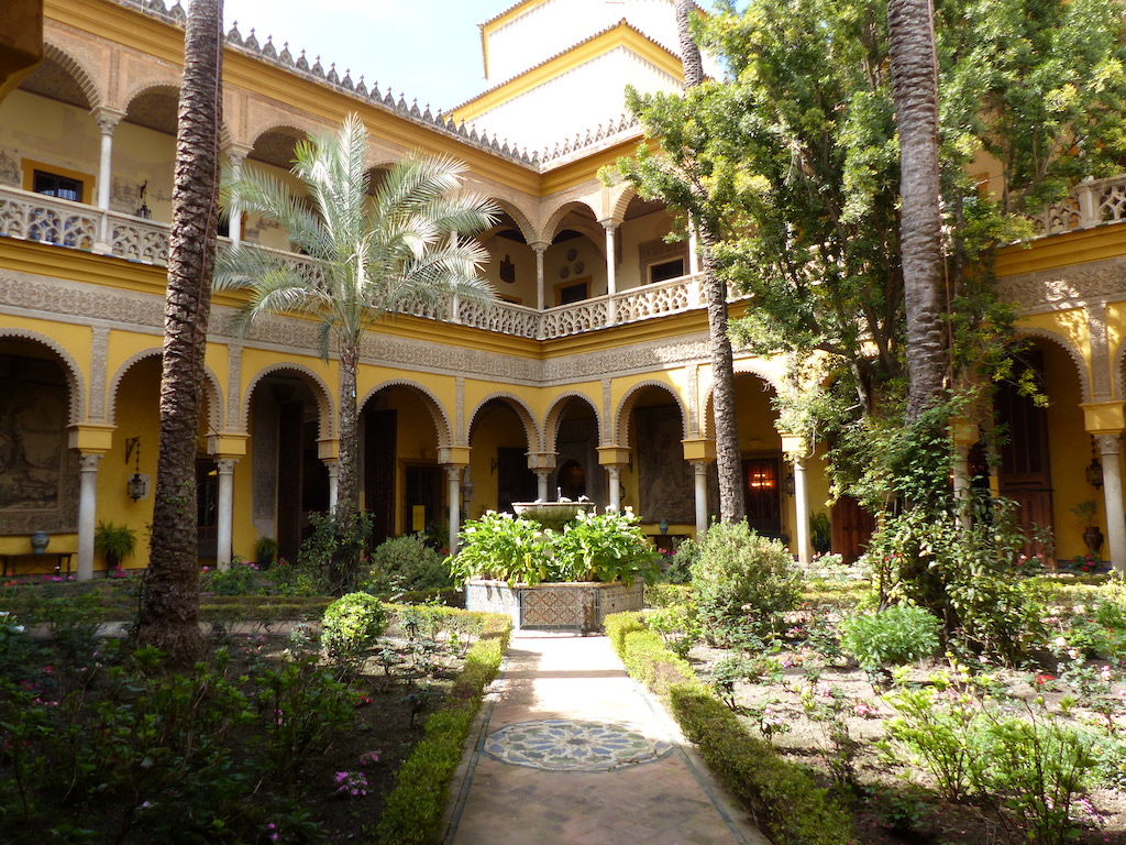 https://mdw-travel-data-us-east-1.s3.amazonaws.com/img/country/Spain/Palacio-de-las-Duenas/img_01.jpg