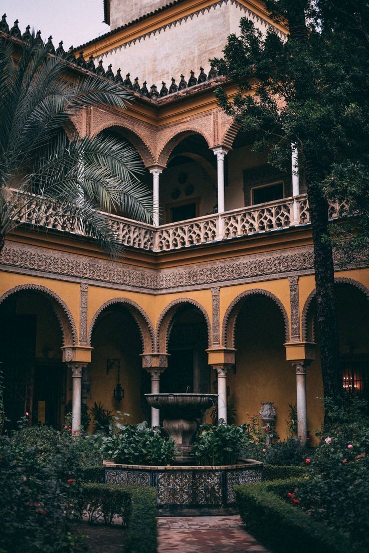 https://mdw-travel-data-us-east-1.s3.amazonaws.com/img/country/Spain/Palacio-de-las-Duenas/img_02.jpg