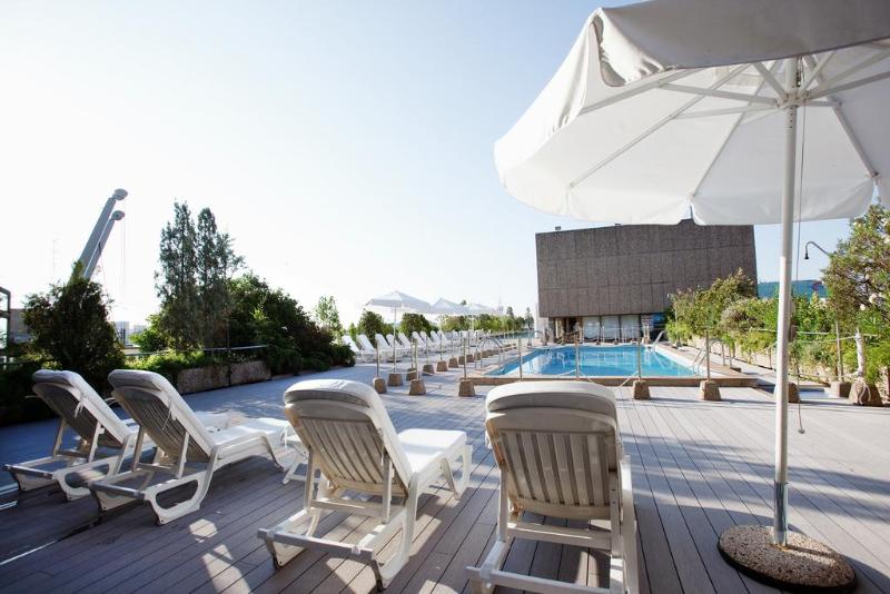 https://mdw-travel-data-us-east-1.s3.amazonaws.com/img/country/Spain/Palafox-Hotel/img_02.jpg