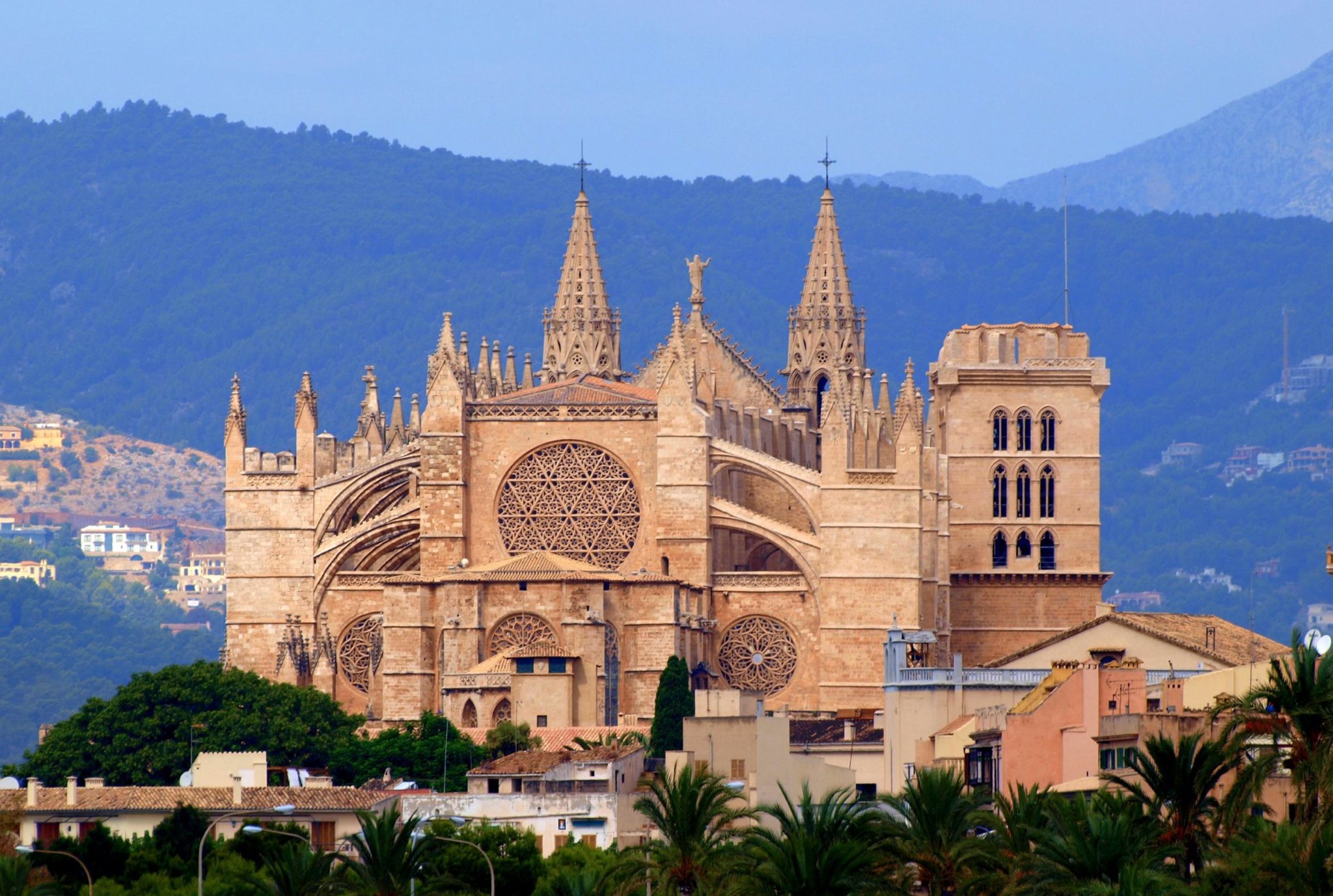 https://mdw-travel-data-us-east-1.s3.amazonaws.com/img/country/Spain/Palma-Cathedral-Museum/img_00.jpg