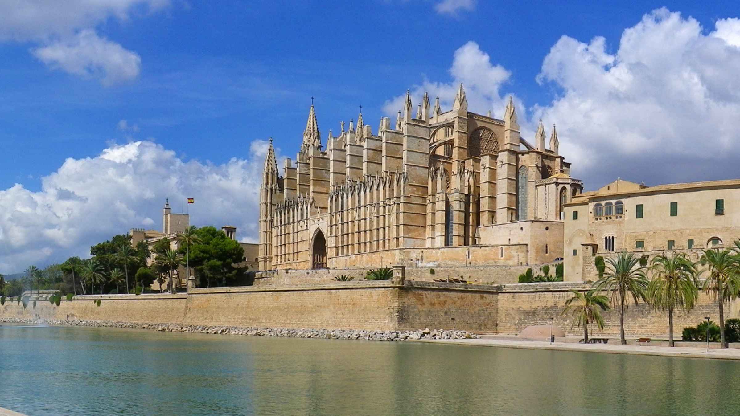 https://mdw-travel-data-us-east-1.s3.amazonaws.com/img/country/Spain/Palma-Cathedral-Museum/img_02.jpg
