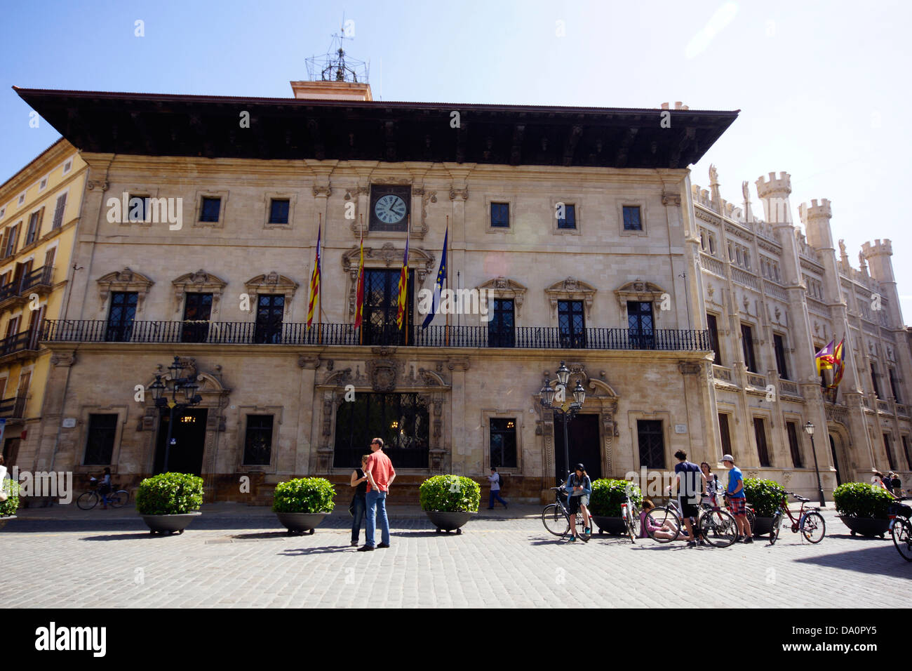 https://mdw-travel-data-us-east-1.s3.amazonaws.com/img/country/Spain/Palma-City-Hall/img_04.jpg