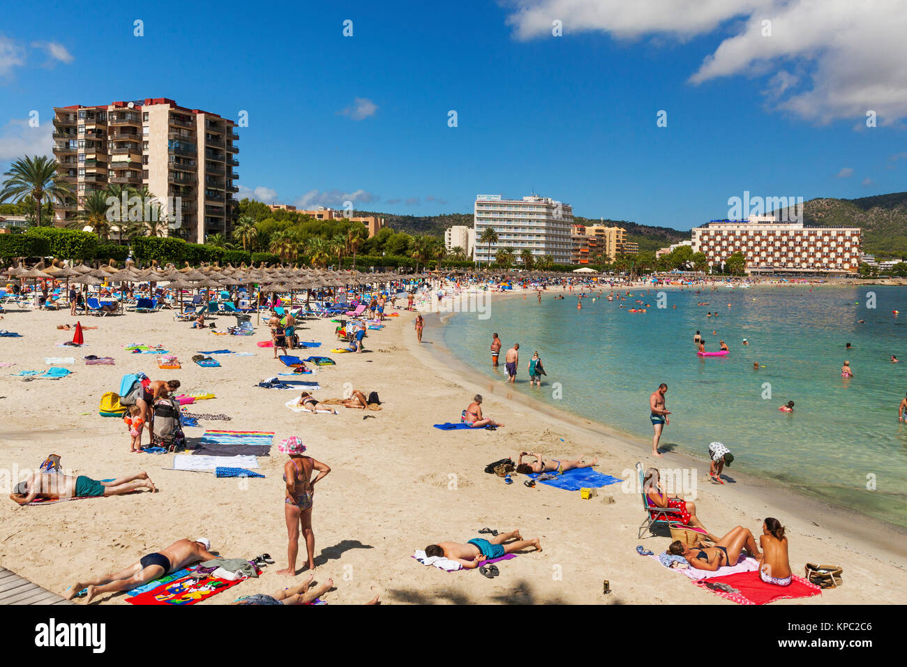 https://mdw-travel-data-us-east-1.s3.amazonaws.com/img/country/Spain/Palma-Nova-Beach/img_05.jpg