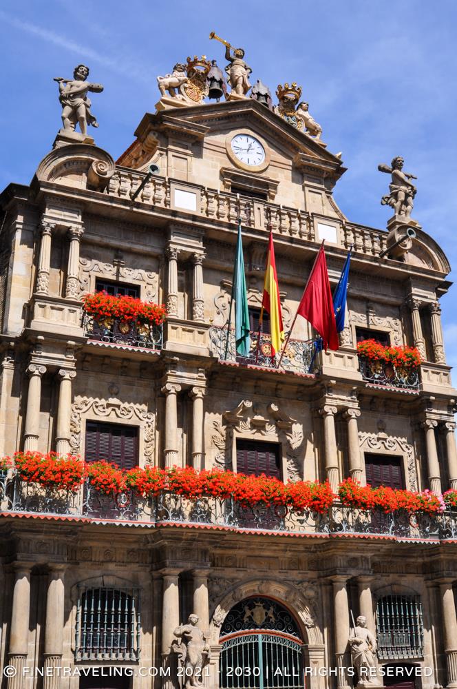 https://mdw-travel-data-us-east-1.s3.amazonaws.com/img/country/Spain/Pamplona-Town-Hall/img_00.jpg