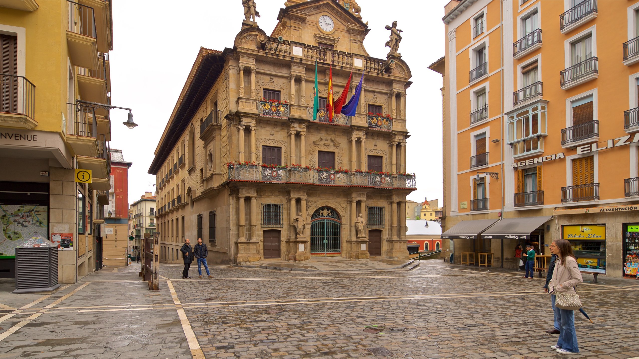 https://mdw-travel-data-us-east-1.s3.amazonaws.com/img/country/Spain/Pamplona-Town-Hall/img_02.jpg