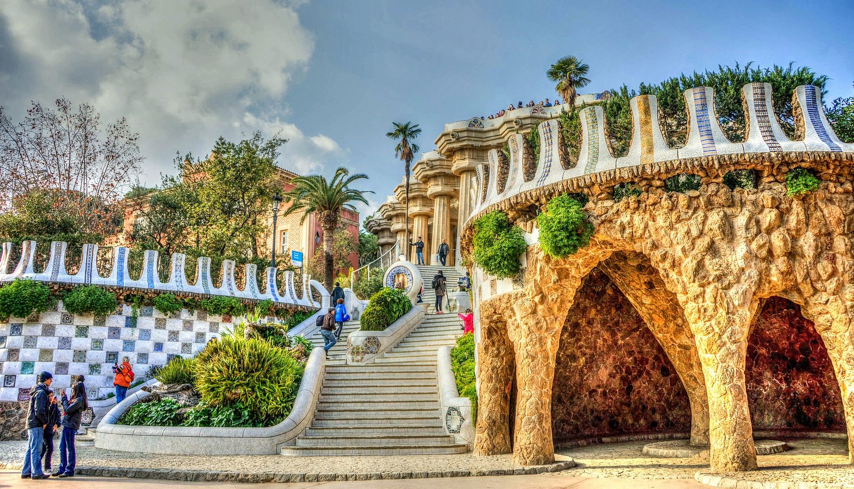 https://mdw-travel-data-us-east-1.s3.amazonaws.com/img/country/Spain/Park-Guell/img_03.jpg