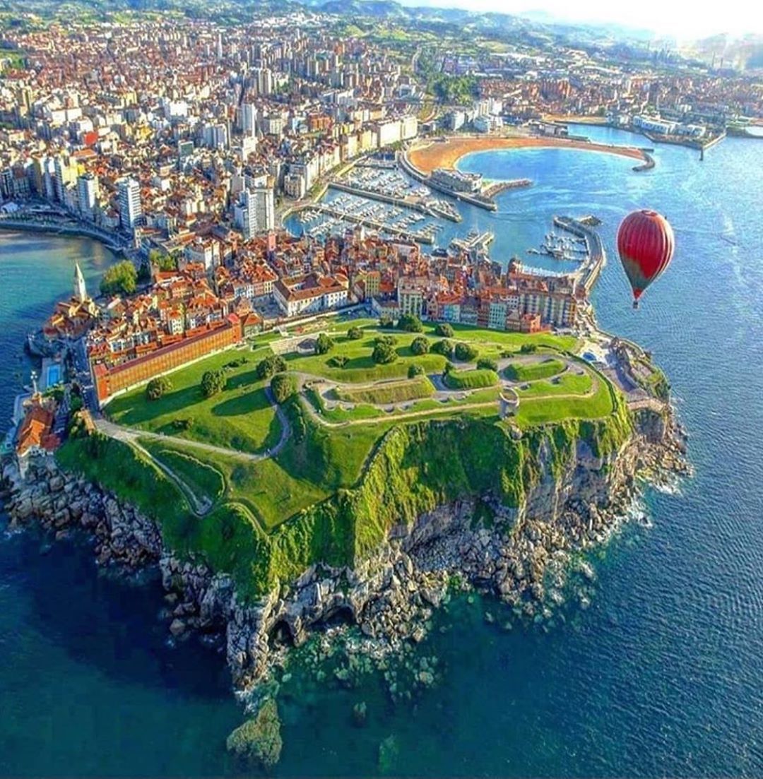 https://mdw-travel-data-us-east-1.s3.amazonaws.com/img/country/Spain/Park-Guinardo/img_03.jpg