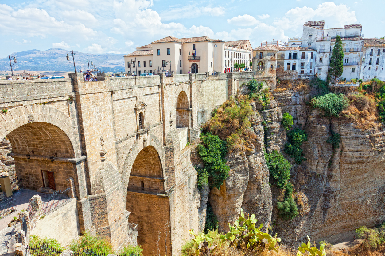 https://mdw-travel-data-us-east-1.s3.amazonaws.com/img/country/Spain/Park-Guinardo/img_04.jpg