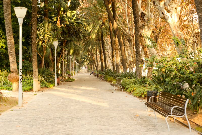 https://mdw-travel-data-us-east-1.s3.amazonaws.com/img/country/Spain/Parque-da-Alameda/img_01.jpg