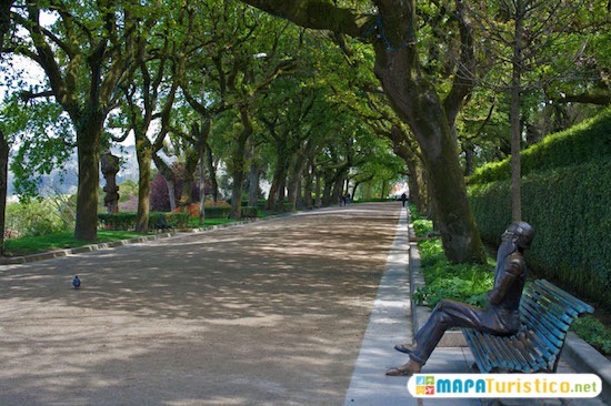 https://mdw-travel-data-us-east-1.s3.amazonaws.com/img/country/Spain/Parque-da-Alameda/img_02.jpg