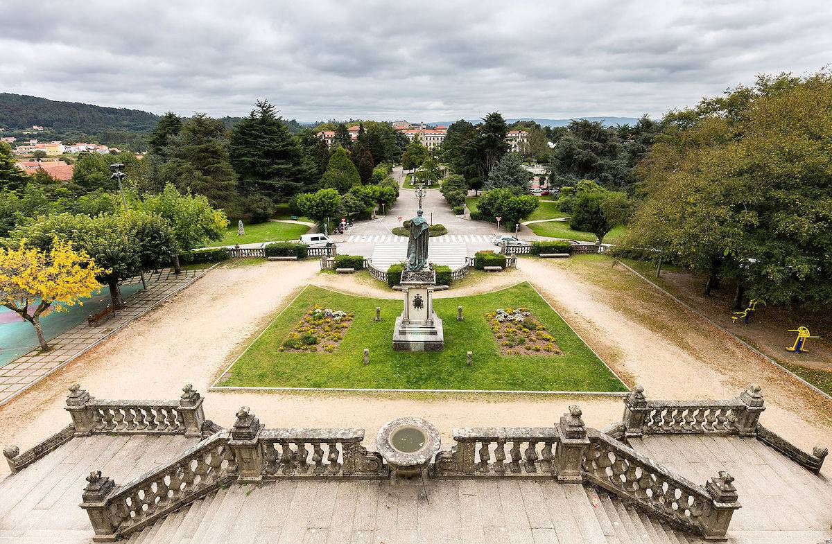 https://mdw-travel-data-us-east-1.s3.amazonaws.com/img/country/Spain/Parque-de-la-Alameda/img_00.jpg