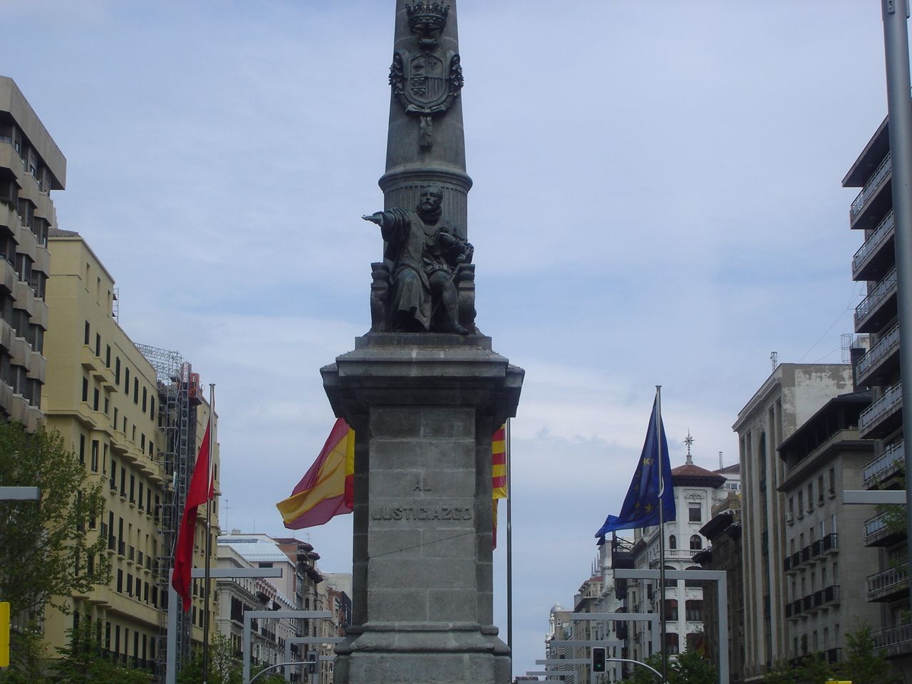 https://mdw-travel-data-us-east-1.s3.amazonaws.com/img/country/Spain/Paseo-Independencia/img_01.jpg