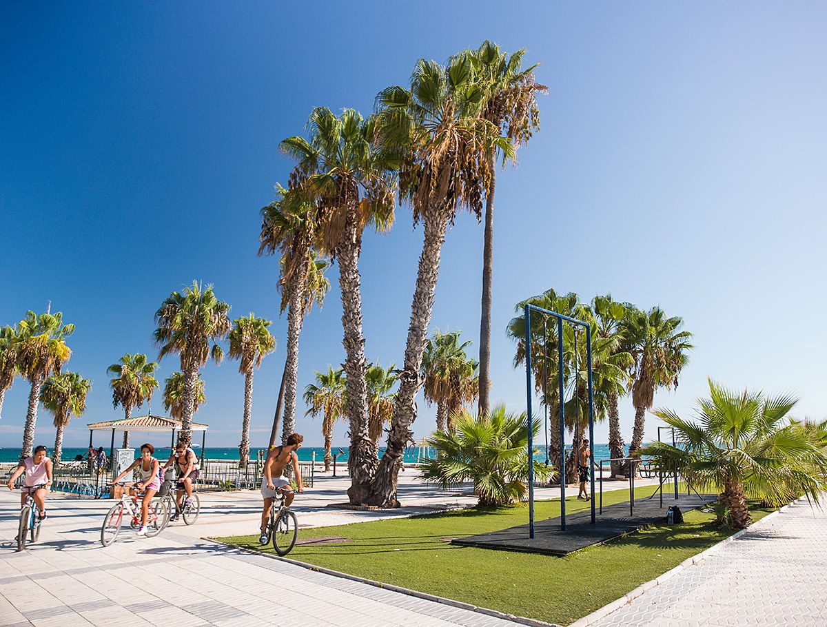 https://mdw-travel-data-us-east-1.s3.amazonaws.com/img/country/Spain/Paseo-Maritimo/img_00.jpg