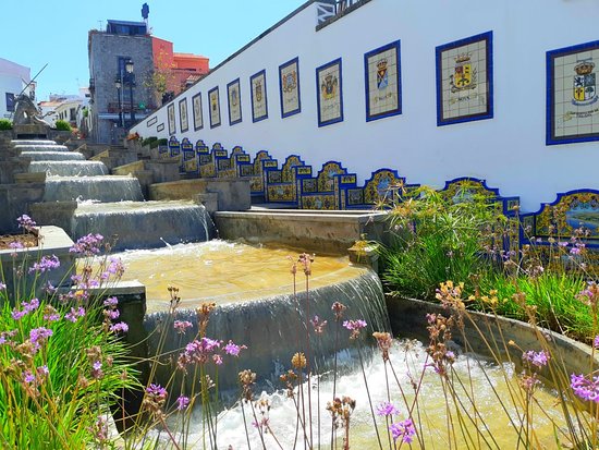 https://mdw-travel-data-us-east-1.s3.amazonaws.com/img/country/Spain/Paseo-de-Canarias/img_03.jpg