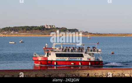 https://mdw-travel-data-us-east-1.s3.amazonaws.com/img/country/Spain/Pedrena-Somo-Ferry/img_05.jpg